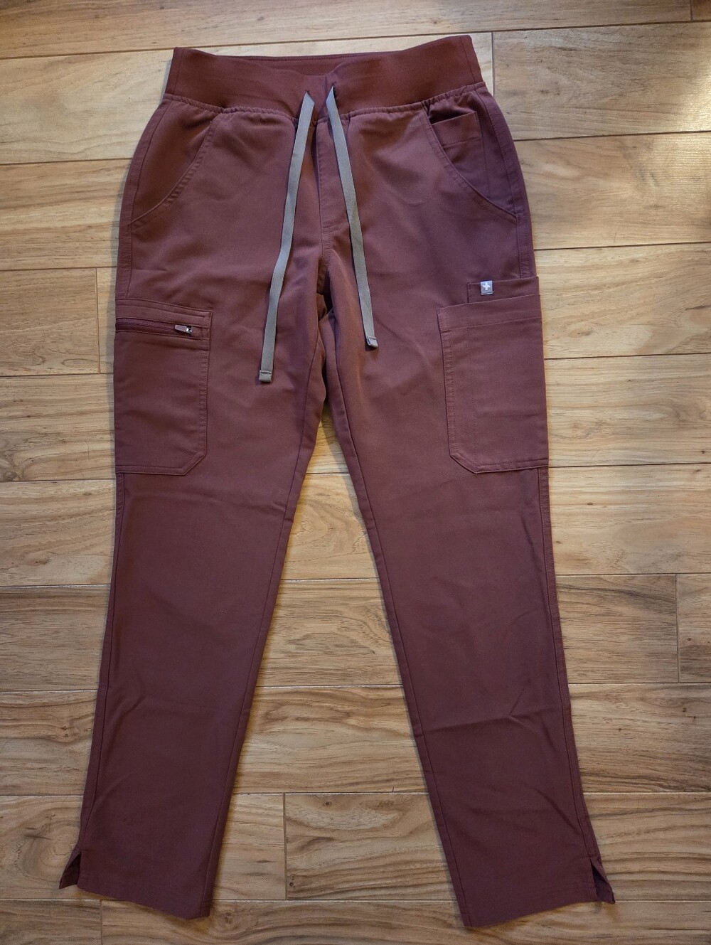 FIGS Yola Yoga Scrub Pants Womens XS Dark Cherry Cargo Drawstring